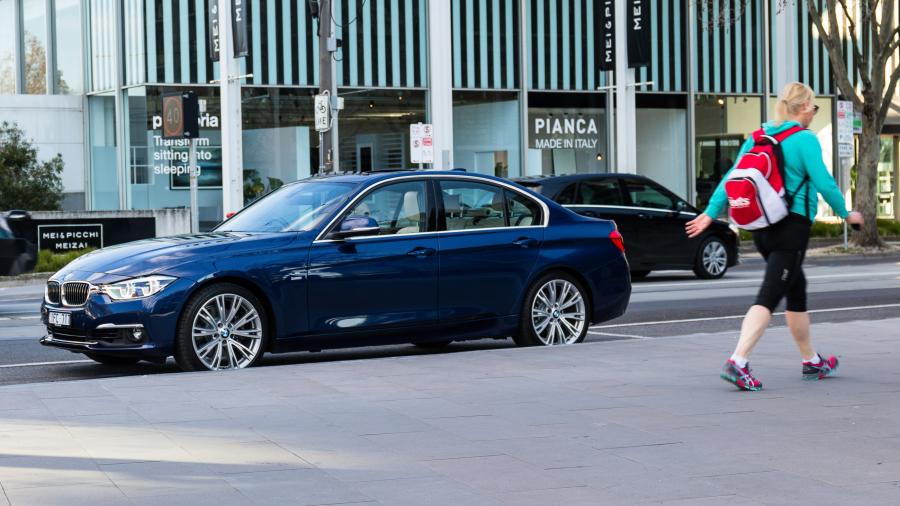  BMW 330i 100 Year Edition 2016 года  (AU) (фото 8 из 19)